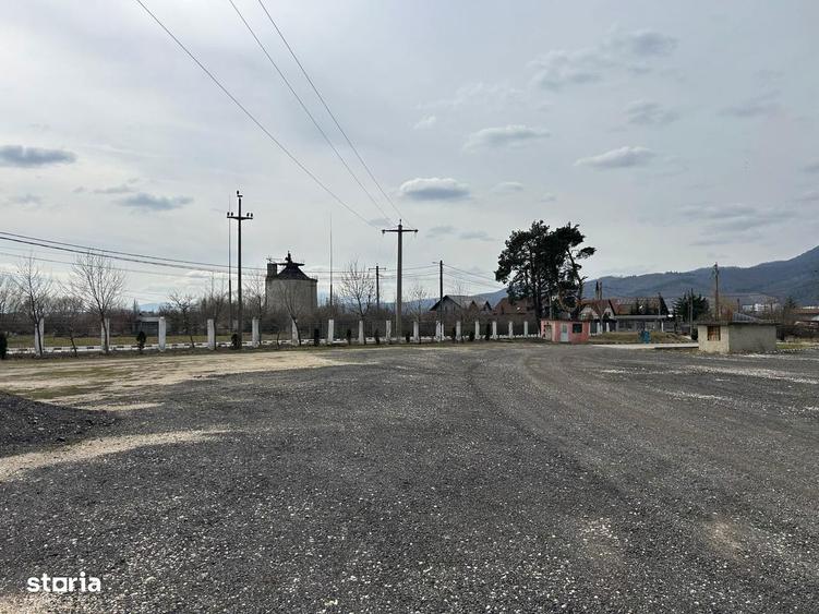 Spațiu comercial, de 12,000 mp, în Central