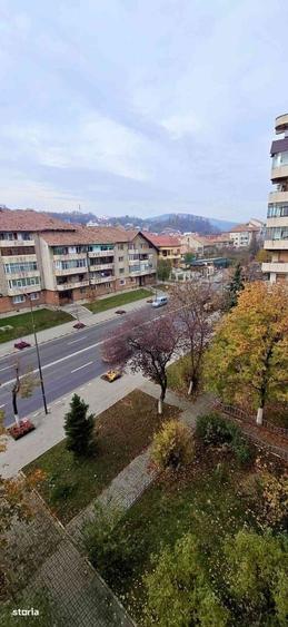 Apartament cu 3 camere în Traian