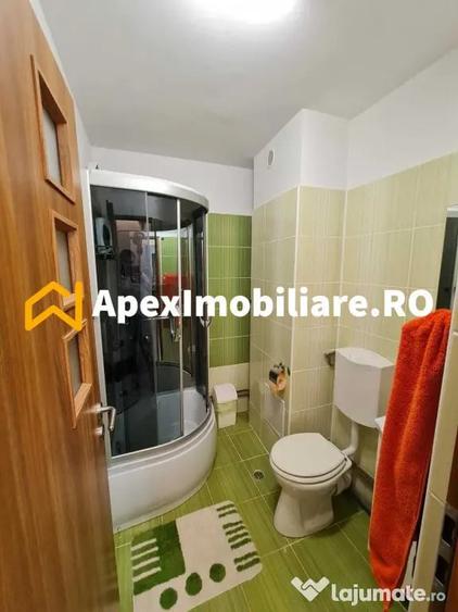 Apartament cu 3 camere decomandat în Teiul Doamnei