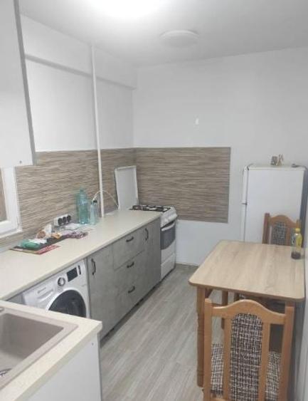 Apartament cu 2 camere semidecomandat, mobilat în Eroii Revoluției