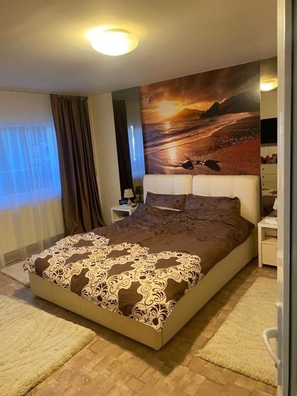 Apartament cu 4 camere decomandat în Micro 2