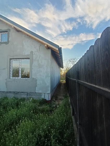 Casă cu Teren 400 Mp în Malu Mare