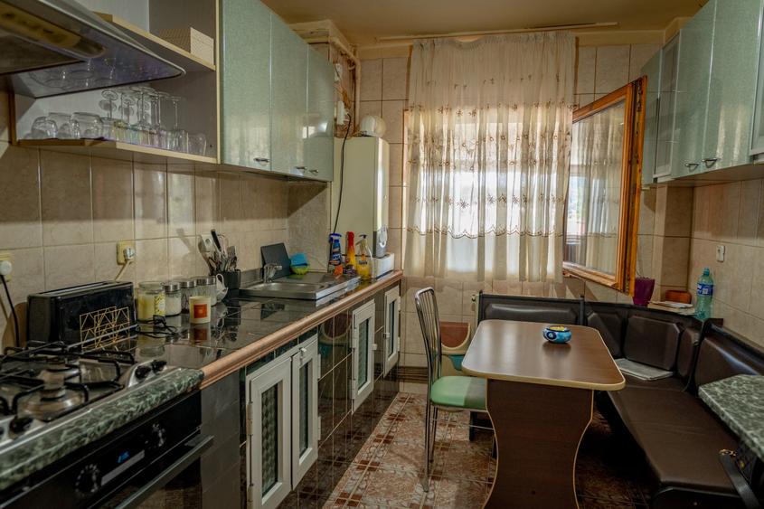 Tânăr, vrei ceva special? Onești, etaj 1, terasă cât o garsonieră. - 3