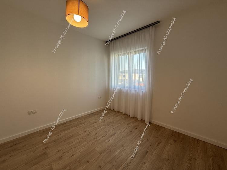 Duplex cu 5 camere cu Canalizare în Giroc