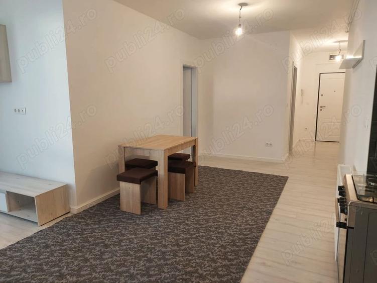 Apartament cu 3 camere decomandat în Aradului