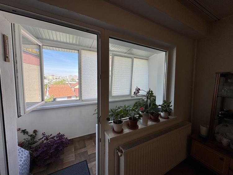 Apartament decomandat cu 3 camere in Florilor, strada Crinului - 3