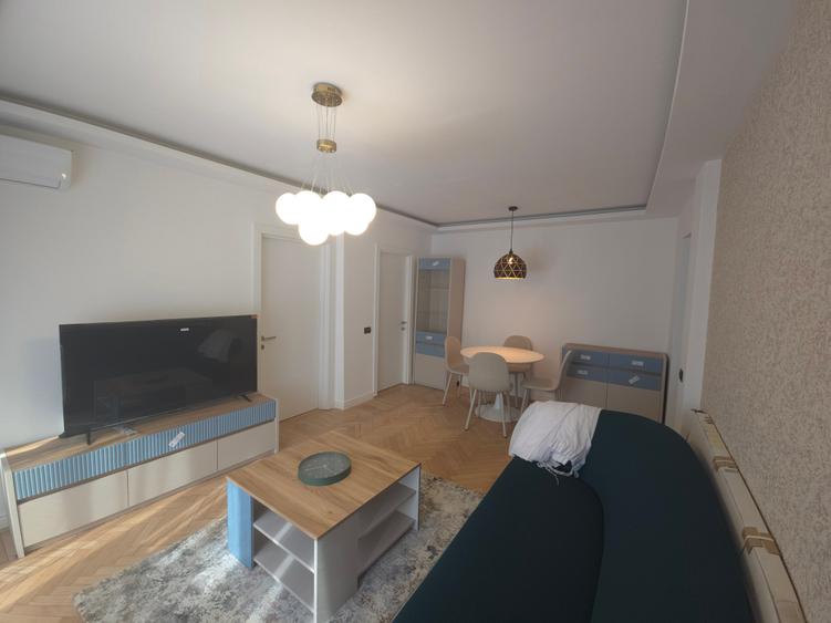 Apartament cu 2 camere semidecomandat, mobilat în P-ța Romană