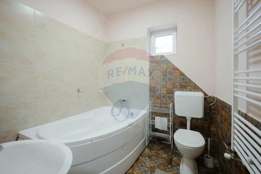 Apartament cu 4 camere decomandat în Central