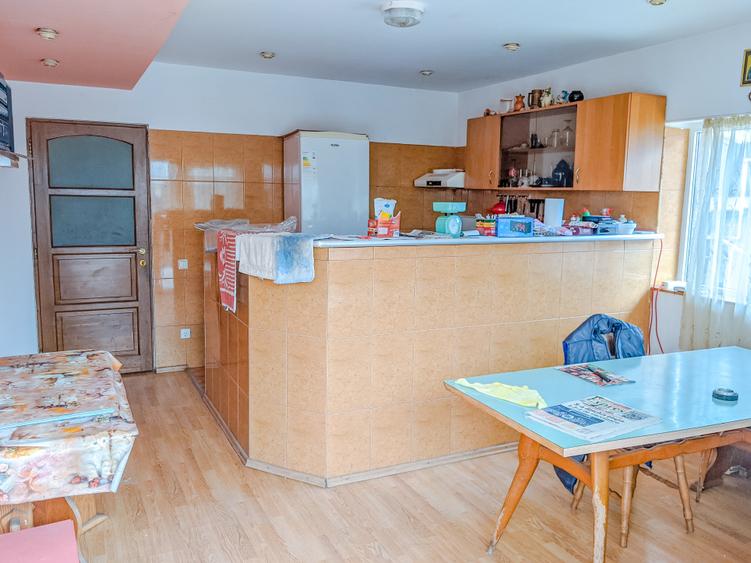 Casă individuală cu 10 camere cu Teren 600 Mp în Baciu