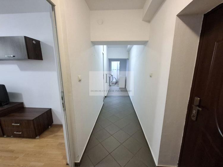 Apartament cu 3 camere decomandat, mobilat în Andrei Mureșanu