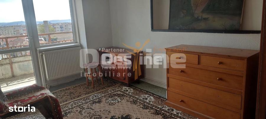 Apartament cu 3 camere decomandat, mobilat în Nord-Est