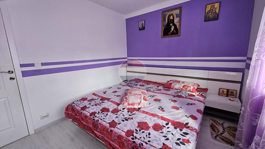 Apartament cu 3 camere semidecomandat, mobilat în Burdujeni