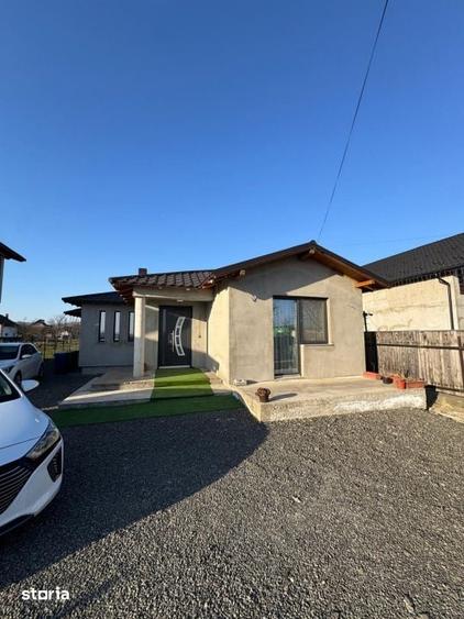 Casă cu 7 camere cu Teren 670 Mp în Recea