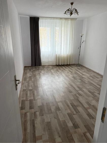 Apartament cu 2 camere decomandat în Pandurilor