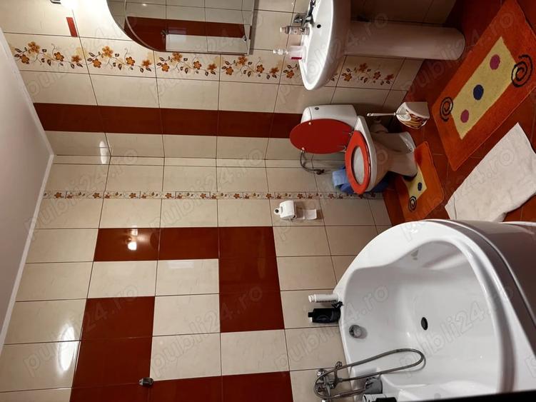 Casă cu 5 camere cu Teren 500 Mp în Exterior Vest