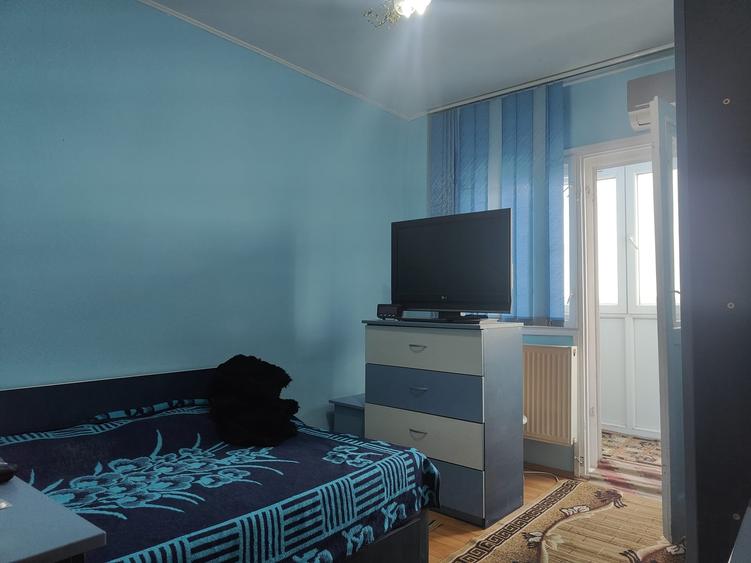 Apartament cu 4 camere semidecomandat în Brâncoveanu