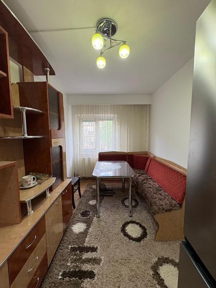 Apartament cu 2 camere, mobilat în Nord-Est