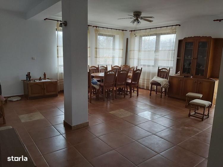 Casă cu 4 camere în Viile Satu Mare