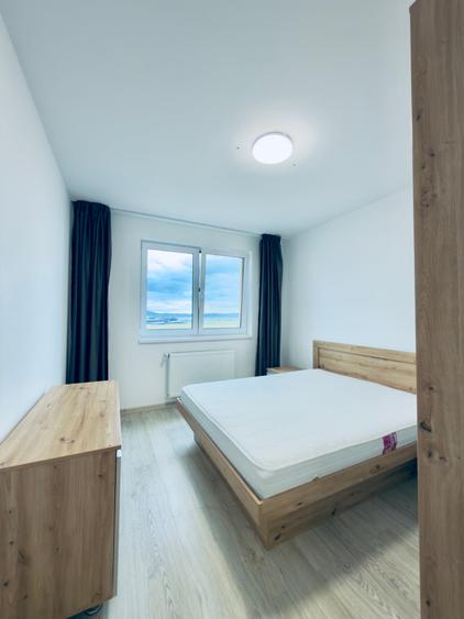 Apartament cu 2 camere decomandat în Tractorul