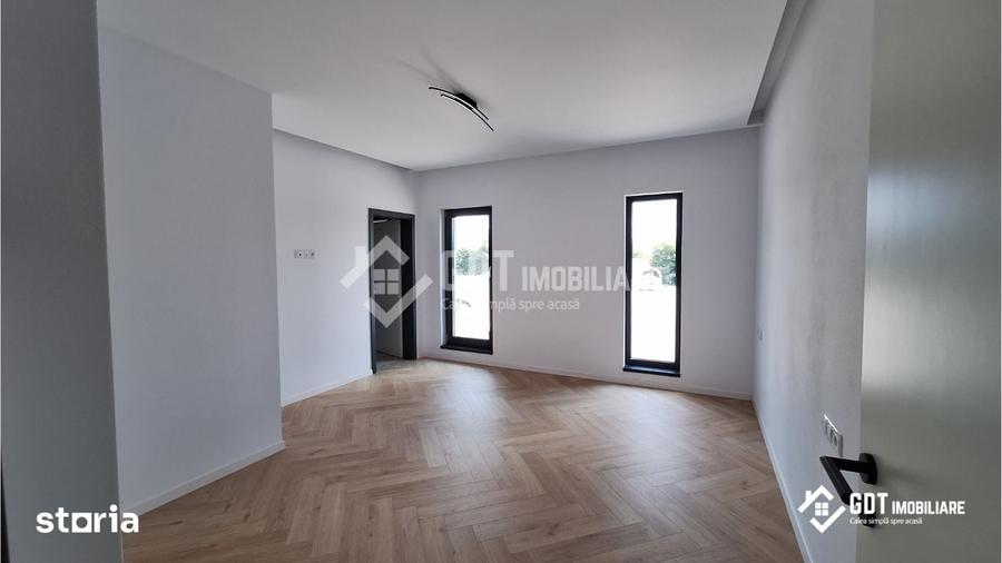 Casă cu 4 camere decomandat cu Teren 200 Mp în Central