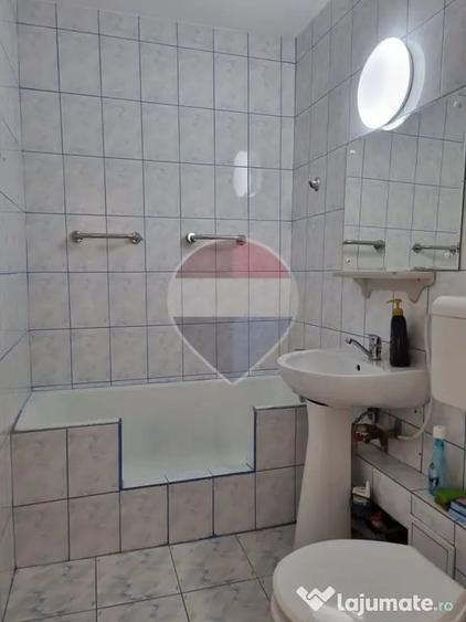 Apartament cu 2 camere semidecomandat în Giurgiului