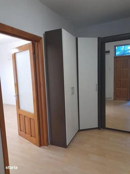 Casă cu 2 camere semidecomandat în Romană