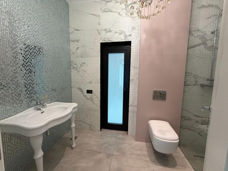Apartament cu 3 camere decomandat în Domenii