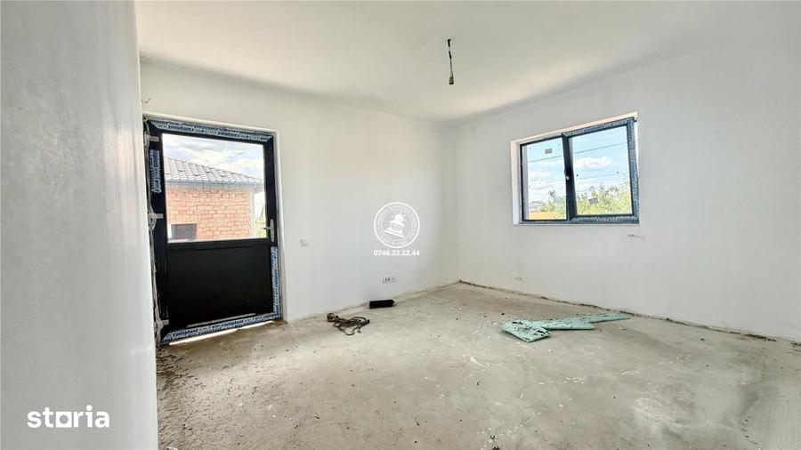 Casă cu 4 camere cu Teren 450 Mp în Central