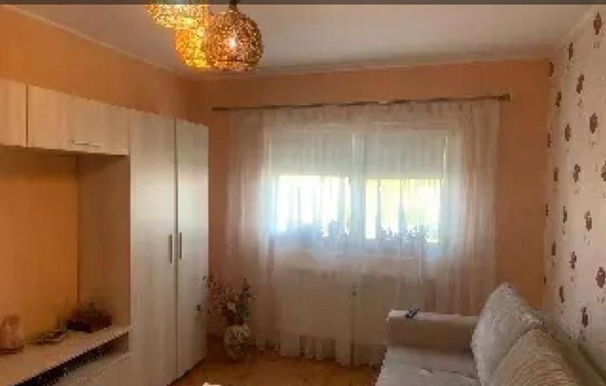 Apartament cu 2 camere decomandat în Anda