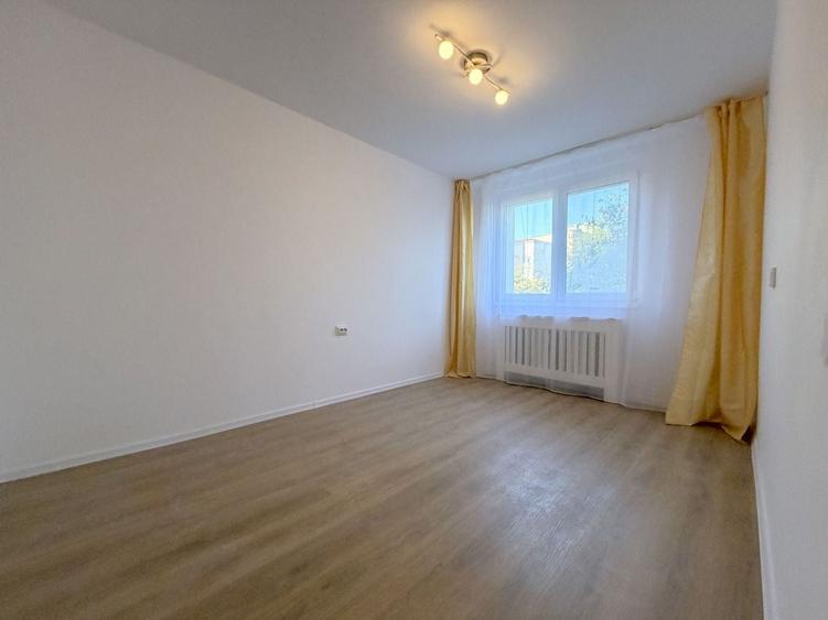 Apartament cu 3 camere semidecomandat, mobilat în Grivița