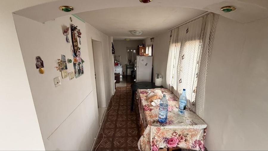 Casă cu 3 camere în Cerașu