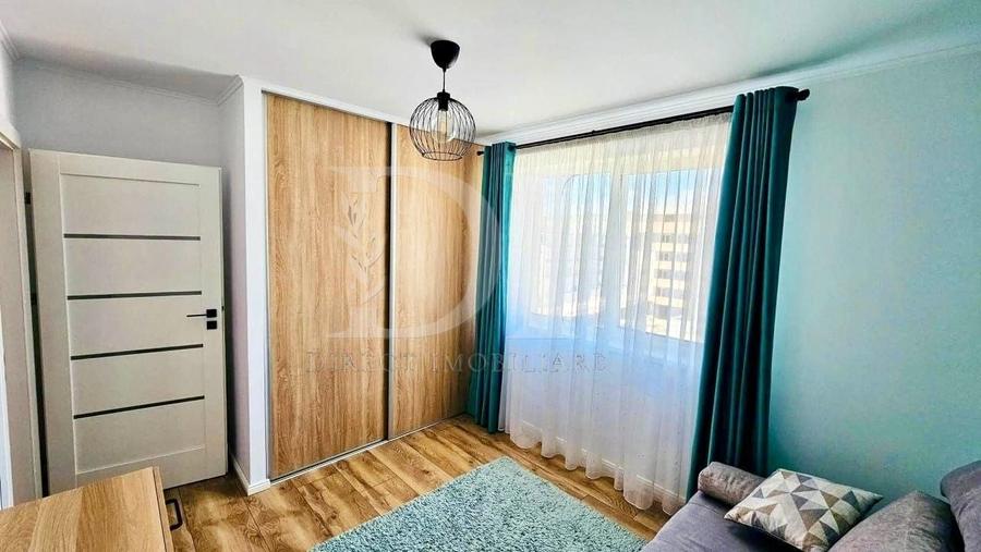 Apartament cu 3 camere decomandat, mobilat în Florești