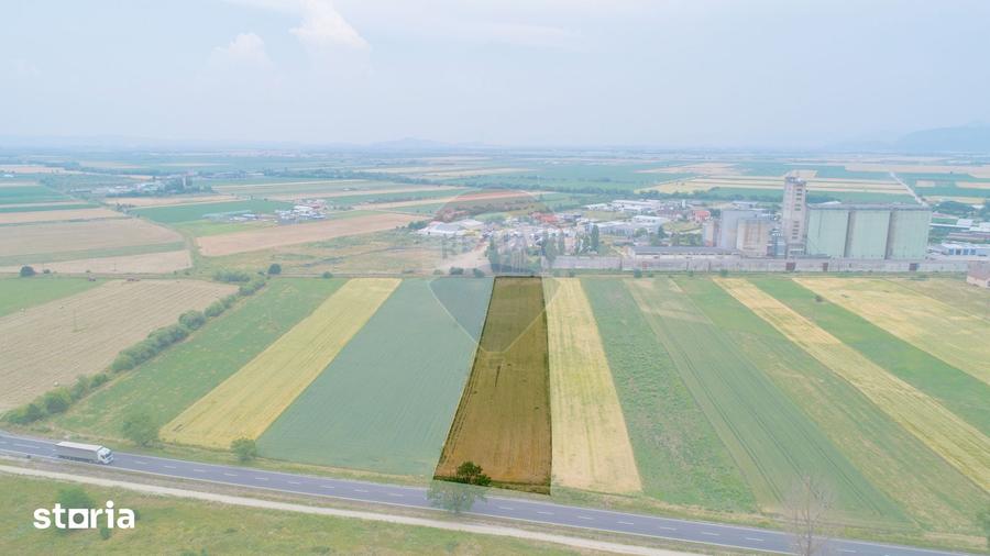 Teren de 8600 mp, în Central
