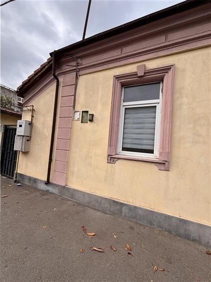 Casă individuală cu 3 camere cu Teren 100 Mp în Griviței