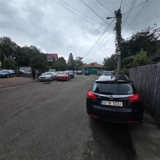 Casă cu 4 camere cu Teren 380 Mp în Tătărași