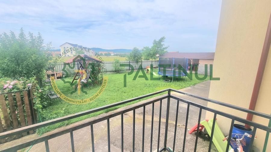 Apartament cu 3 camere semidecomandat, mobilat în Șelimbăr