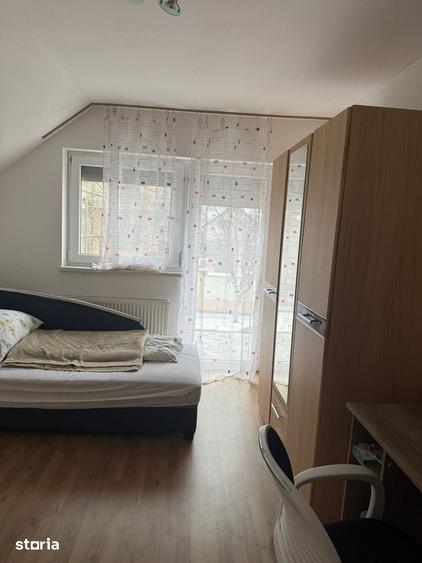 Casă cu 5 camere cu Teren 357 Mp în Grădiște