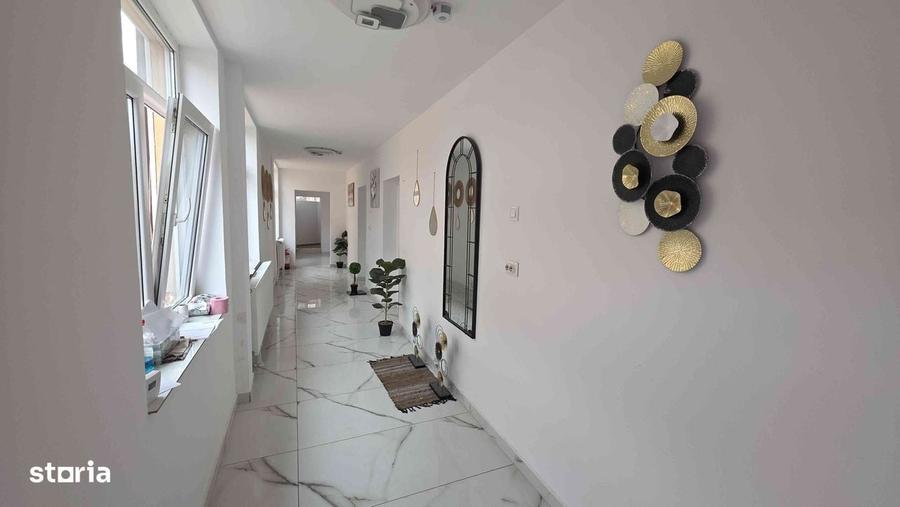 Casă cu 4 camere cu Teren 354 Mp în Central