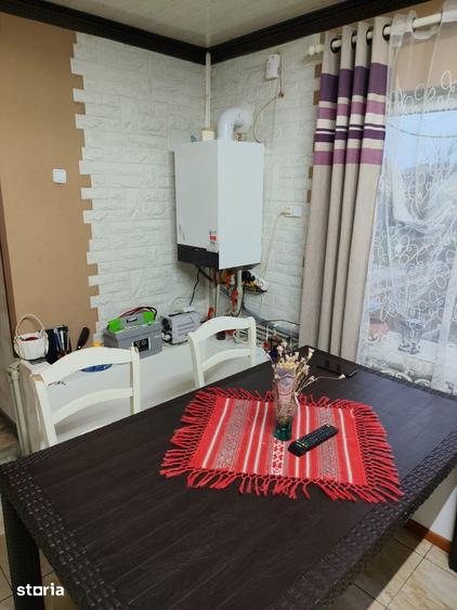 Casă cu 4 camere cu Teren 700 Mp în 23 August