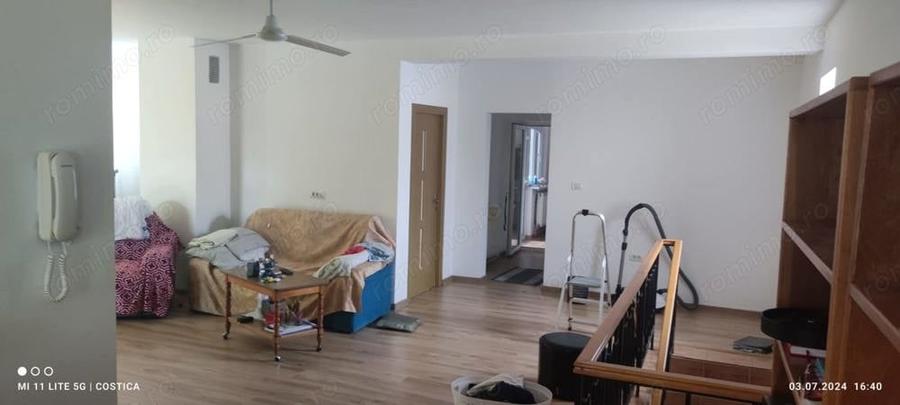 Casă cu 9 camere în Eforie