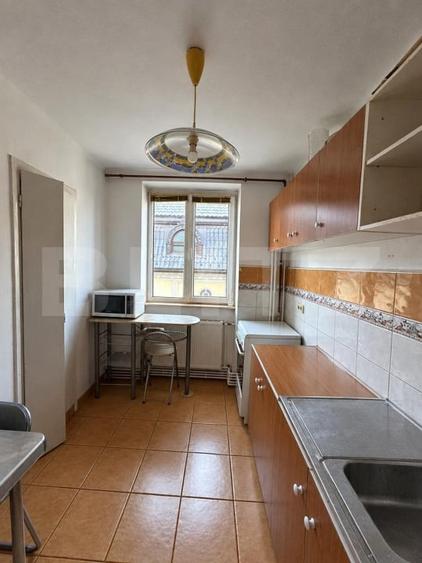 Apartament cu 2 camere decomandat, mobilat în Complex Studențesc