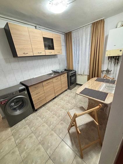 Apartament cu 2 camere decomandat în Vitan
