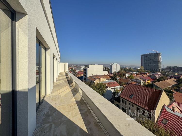 Birou, de 1,600 mp, în Central