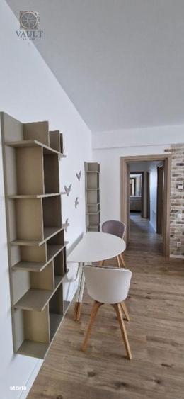 Apartament cu 3 camere decomandat, mobilat în Băneasa