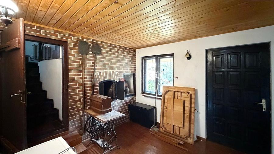 Casă individuală cu 9 camere cu Canalizare în Hărman