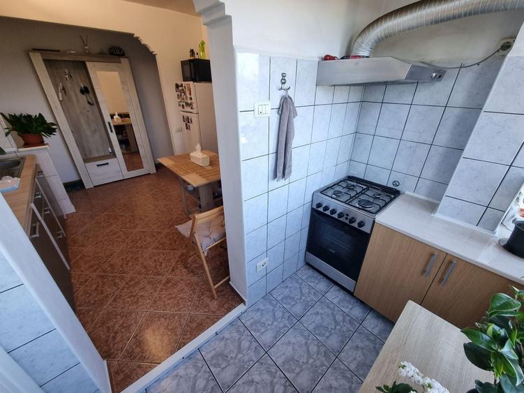 Apartament cu 2 camere semidecomandat, mobilat în Palas