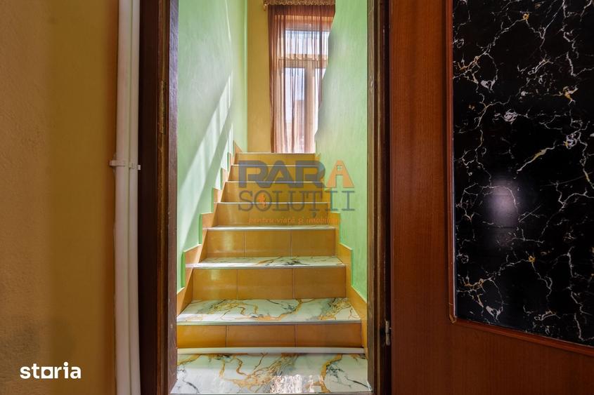 Casă cu 6 camere cu Teren 428 Mp în Horia