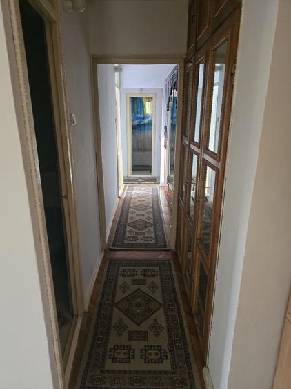 Apartament cu 3 camere decomandat în Nufărul