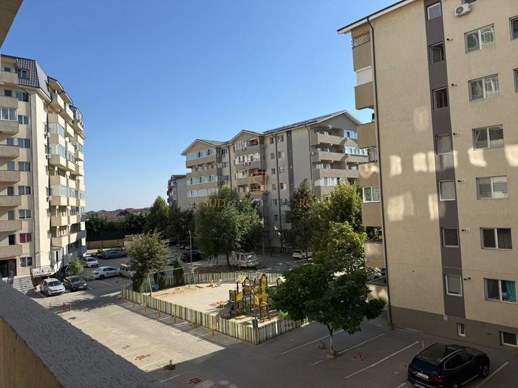 Apartament cu 3 camere semidecomandat, mobilat în Central