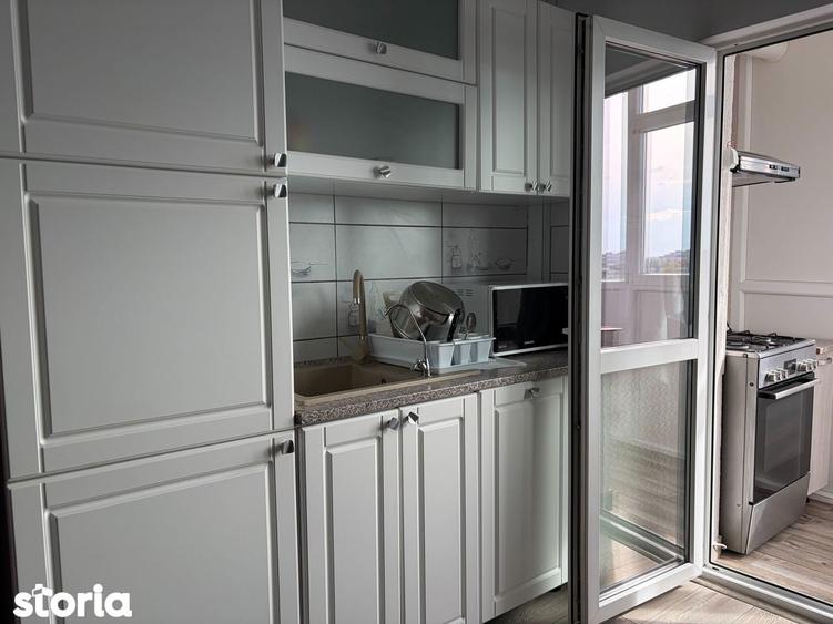 Apartament cu 3 camere semidecomandat, mobilat în Berceni — fotografia 1
